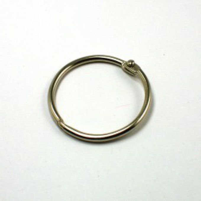 Anneau en métal argenté, diamètre 38mm, à l'unité
