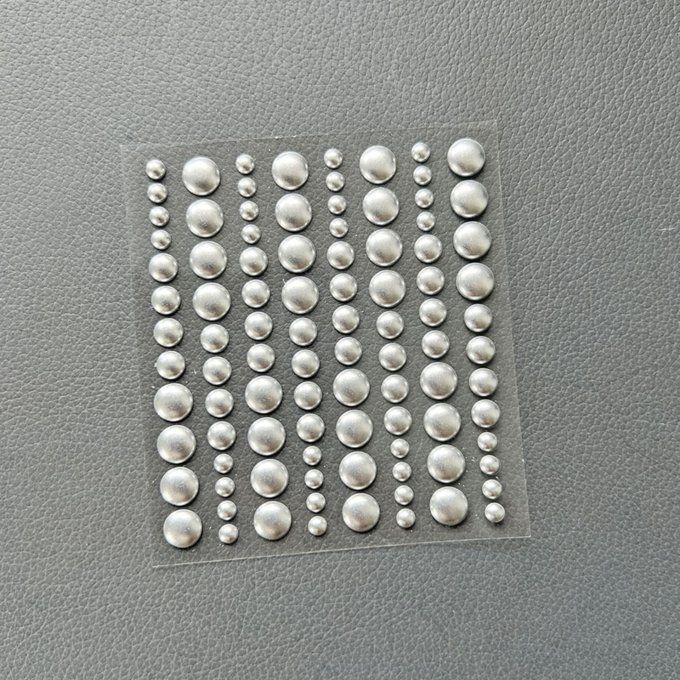 Enamels dots ou demi-perles autocollantes metallic silver mat, 3 tailles différentes, 96 unités